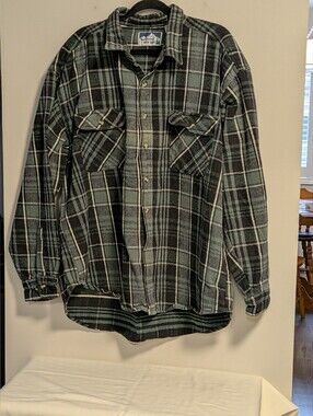Northwest Green and Black Plaid Button-Up Lumberjack Like Shirt. Winter Weight.